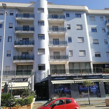 Apartament La Casa Di Piero Cosenza Zewnętrze zdjęcie